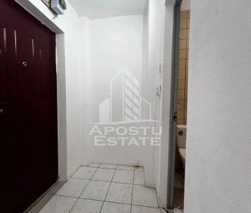 Apartament cu o camera, Confectii, centrala proprie - Fotografie 6