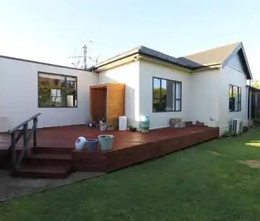 *Under Offer* Large 3 bedroom Close to the City Centre! - Photo 6