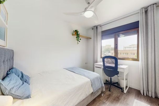 Carrer del Monestir de Poblet, Valencia, Valencian Community 46015 - Photo 1