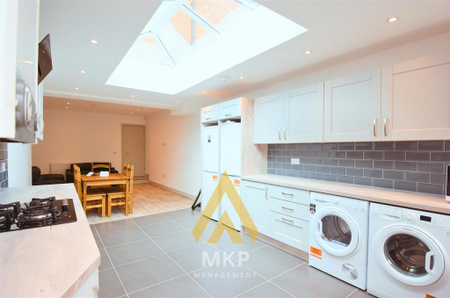 7 bedroom terraced house to rent - Photo 4