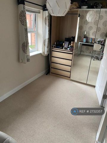 3 bedroom terraced house to rent - Photo 4