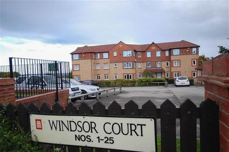 2 bed apartment to rent in Windsor Court, Felling, NE10 - Photo 3