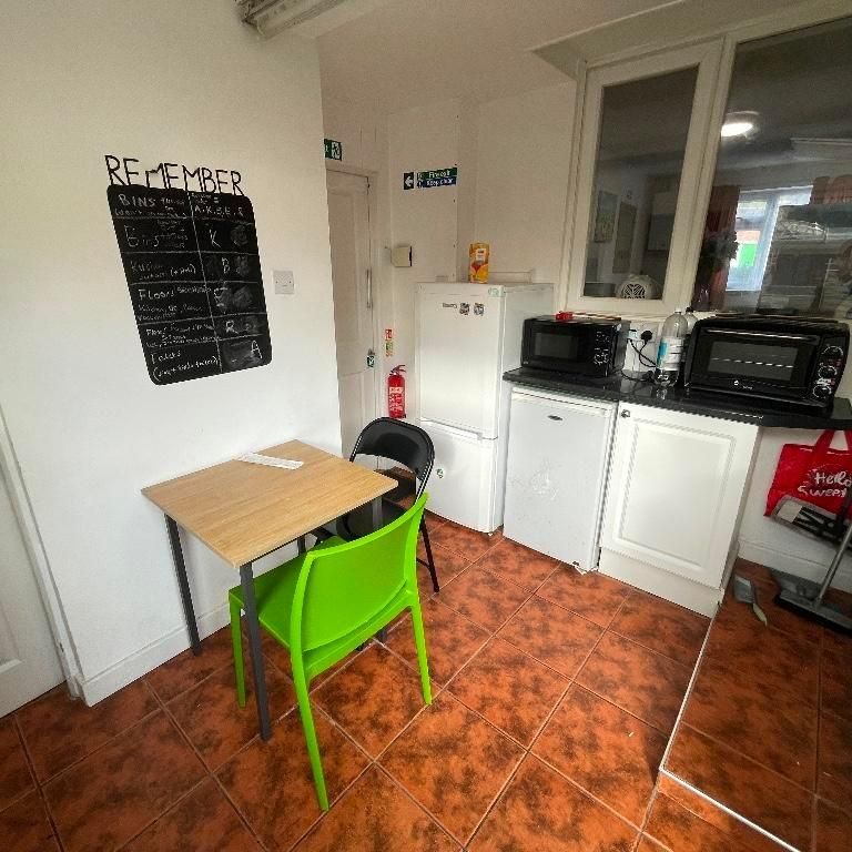 5 bedroom house to rent - Photo 1