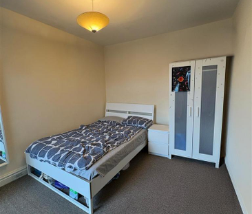 4 bedroom private hall to rent - Photo 3