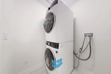 For Lease - 6 Marvin Avenue, Oakville, Ontario - Photo 4