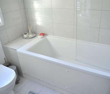 Onslow Gardens, Wallington, SM6 - Photo 2