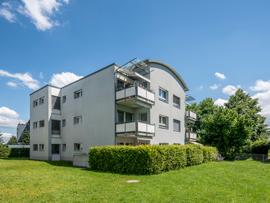 Ideales Zuhause mit Gartensitzplatz für Familie oder Paar - Photo 1