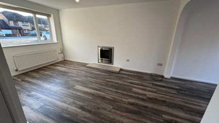 3 bedroom semi-detached house to rent - Photo 2