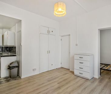 Studio to rent - Photo 6