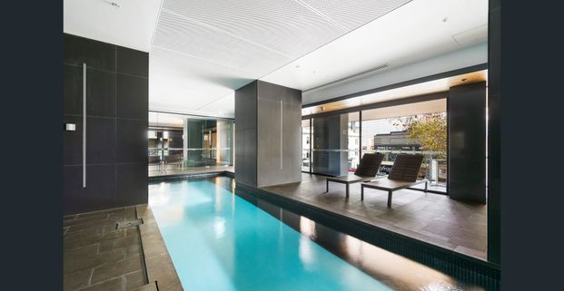 Stunning 2-bedroom Apartment with carpark in the heart of the CBD - Photo 1