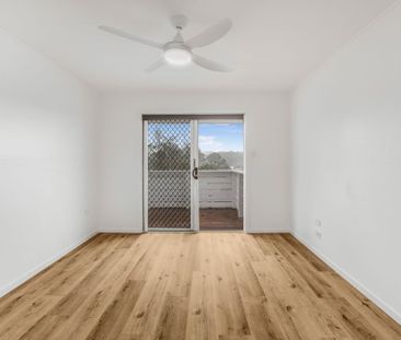 Contemporary Living with Views & Breezes - Photo 5