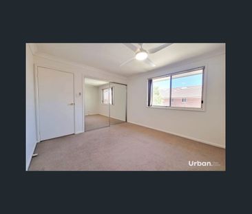 Quiet 2 Bedroom Townhouse - Photo 4