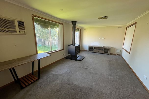 3 BEDROOM HOME! - Photo 1