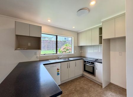 28A Birman Close, Half Moon Bay, Auckland - Photo 3