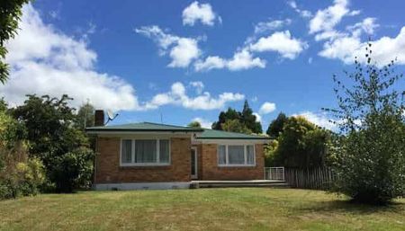 Three Bedroom Home in Hillcrest - Photo 5