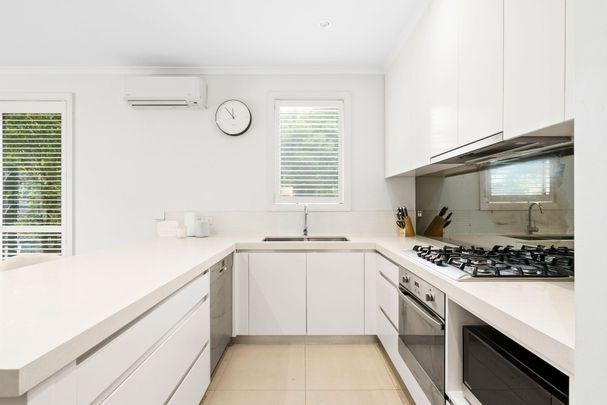 Effortless living in a vibrant lifestyle position - Photo 1