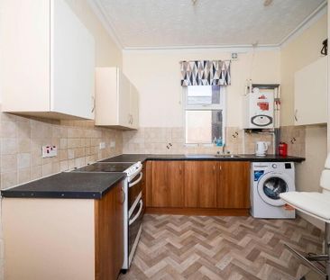 Apt 2, 14 Glandore Gardens, Belfast, BT15 3FF - Photo 5