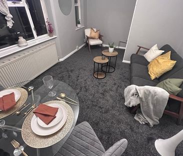 1 Bed Flat, Miller Road, CR0 - Photo 2