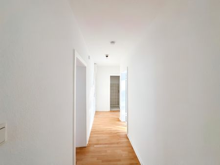 KREFELD-STADTMITTE: SCHÖNE 3-ZIMMER WOHNUNG ZU MIETEN! - Photo 4