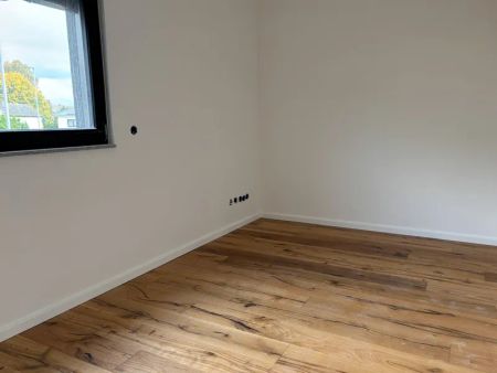 NEUBAU: Exklusive 3-Zimmer-Wohnung mit Balkon in Refrath - Photo 2