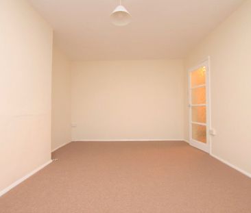 Chelmsford Avenue, Romford, RM5 - Photo 6