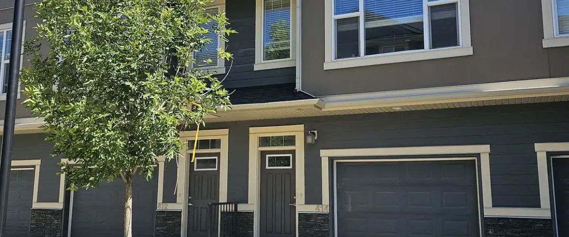 Cozy townhouse for single family. Quite and friendly neighborhood. — 3 Bedrooms Townhouse - Photo 1