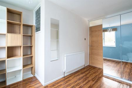 3 bedroom terraced house to rent - Photo 4