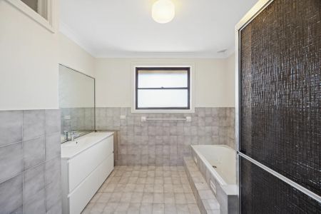 Well-Appointed and Spacious Family Home - Photo 3