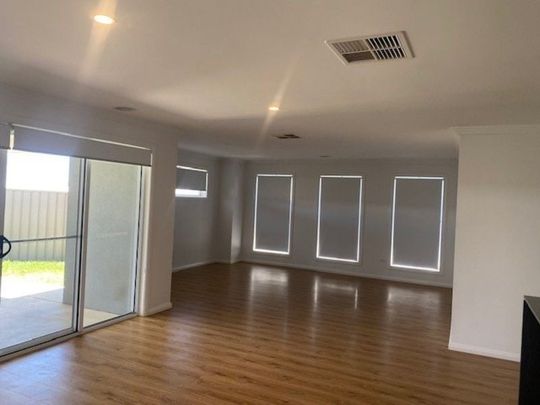 4/12 Beetson Street Boorooma NSW - Photo 1