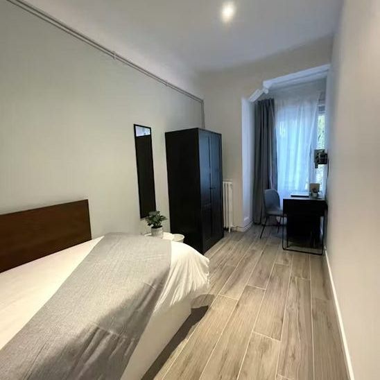 Carrer de la Creu Coberta, Barcelona, Catalonia 08014 - Photo 1