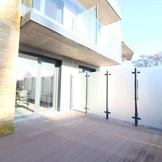 Riverside View, Berkeley Avenue, Reading, RG1 - Photo 1