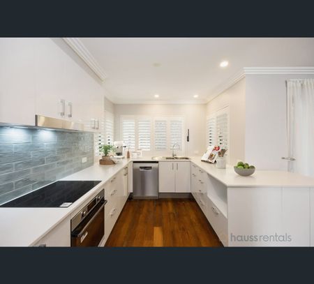 1/4 Explorer Street, Toowong, Qld 4066 - Photo 3