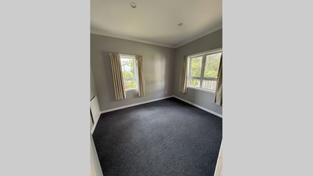 Spacious 2-Bedroom Standalone - Photo 2