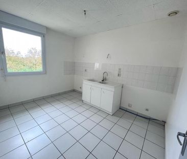 Location Appartement 4 pièces 83m² LE COTEAU 42120 - Photo 5
