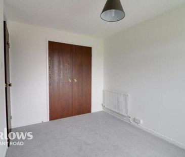 2 bedroom semi-detached bungalow to rent - Photo 2