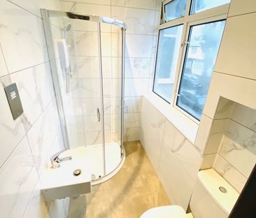 Room in a Shared House, Woodmansterne Road, SW16 - Photo 6