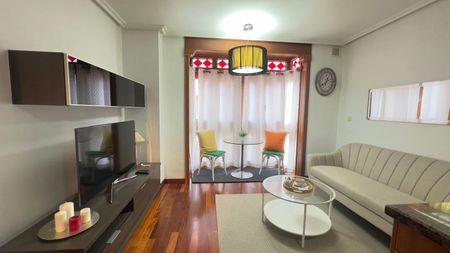 Alquiler de piso en CL San Bernardo - Photo 2