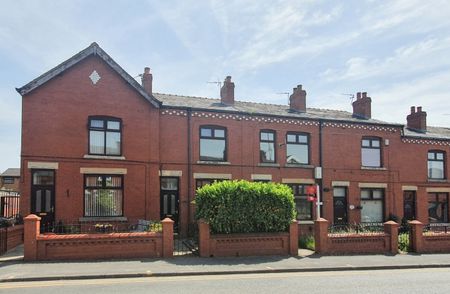 Warrington Road, Abram, Wigan, WN2 - Photo 2
