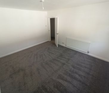 Chalfont Court, West Park, LS16 - Photo 1