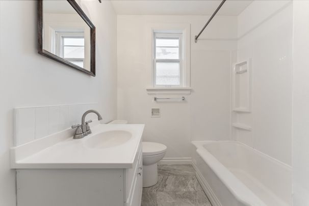 For Lease - 326 East 19th Street Unit# Main Floor, Hamilton, Ontario - Photo 1