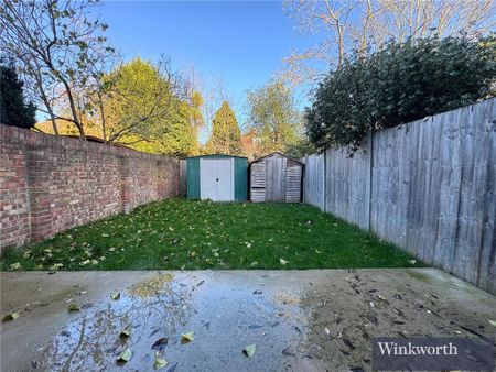 1 bedroom in a house share to rent - Photo 3