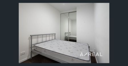 Spacious and Light Filled 2 Bedroom Apartment for Rent in the Sienna Complex - Photo 3