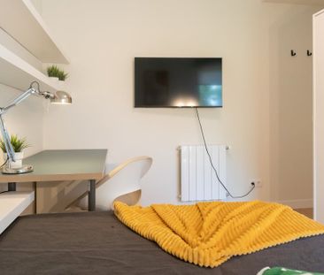 Avenida del Cardenal Herrera Oria, Madrid, Community of Madrid 28034 - Photo 1