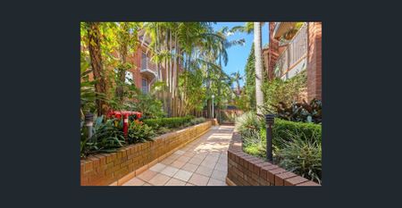 Convenient Located | Comfortable & Spacious - Photo 2