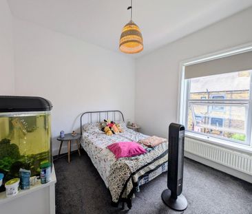 2 bedroom end of terrace house to rent - Photo 6