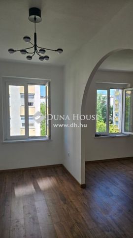For rent Apartment, Budapest 13 district Csend, napfény, 3 szoba, nagy terasz, jó közlekedés! - Photo 2
