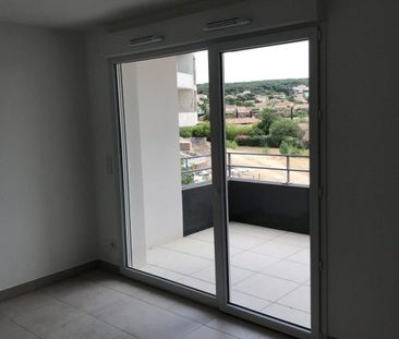 T1 AVEC BALCON ET PARKING - Photo 2