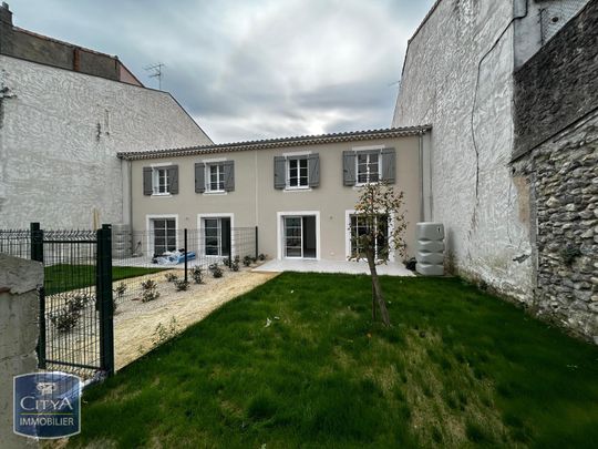 Location Maison 5 pièces 105m² LE TEIL 07400 - Photo 1
