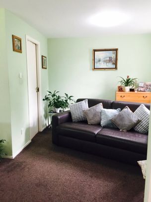 Studio Flat, Lea Yield Close, B30 - Photo 1