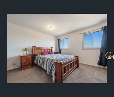 BIG FAMILY HOME WITH EVEN BIGGER POTENTIAL - Photo 3